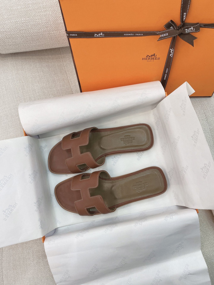 H**me5 SANDALS