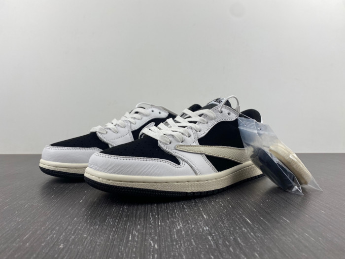 TRAVIS SCOTT X AIR JORDAN 1 LOW OG