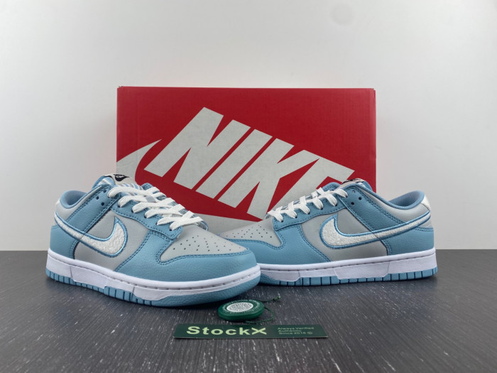 Nike Dunk Low 