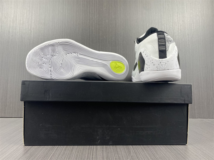 NIKE ZOOM KOBE 9 ELITE LOW XDR 