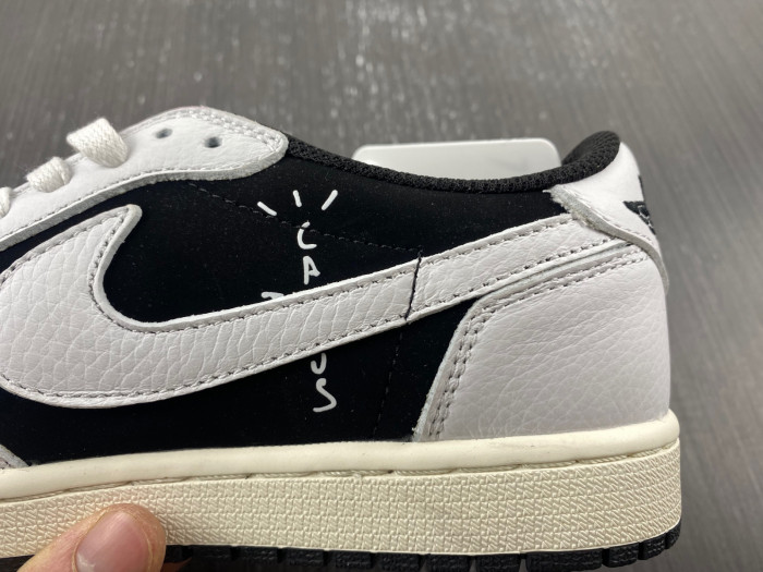 TRAVIS SCOTT X AIR JORDAN 1 LOW OG