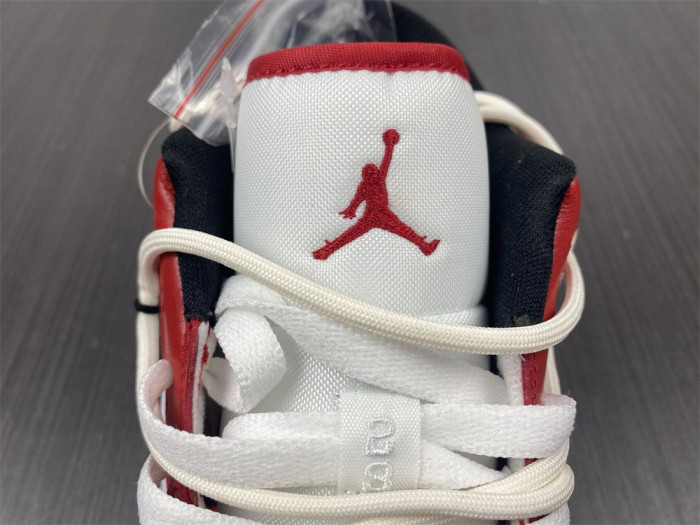 AIR JORDAN 1 LOW 