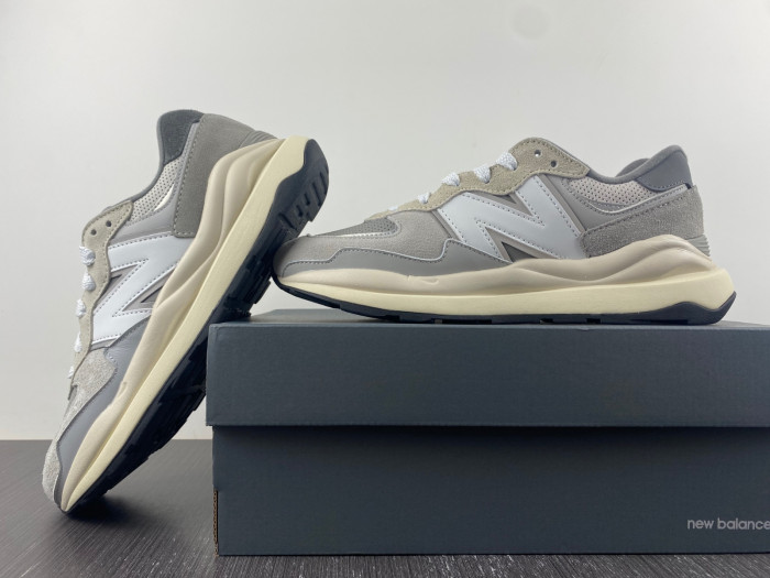 New Balance M5740TA