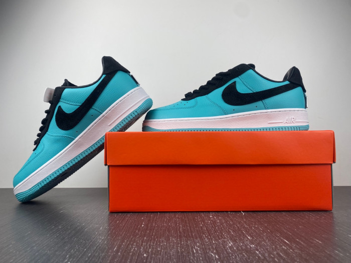 T*f*ny & Co. x Nike Air Force 1 Low DZ1382-002