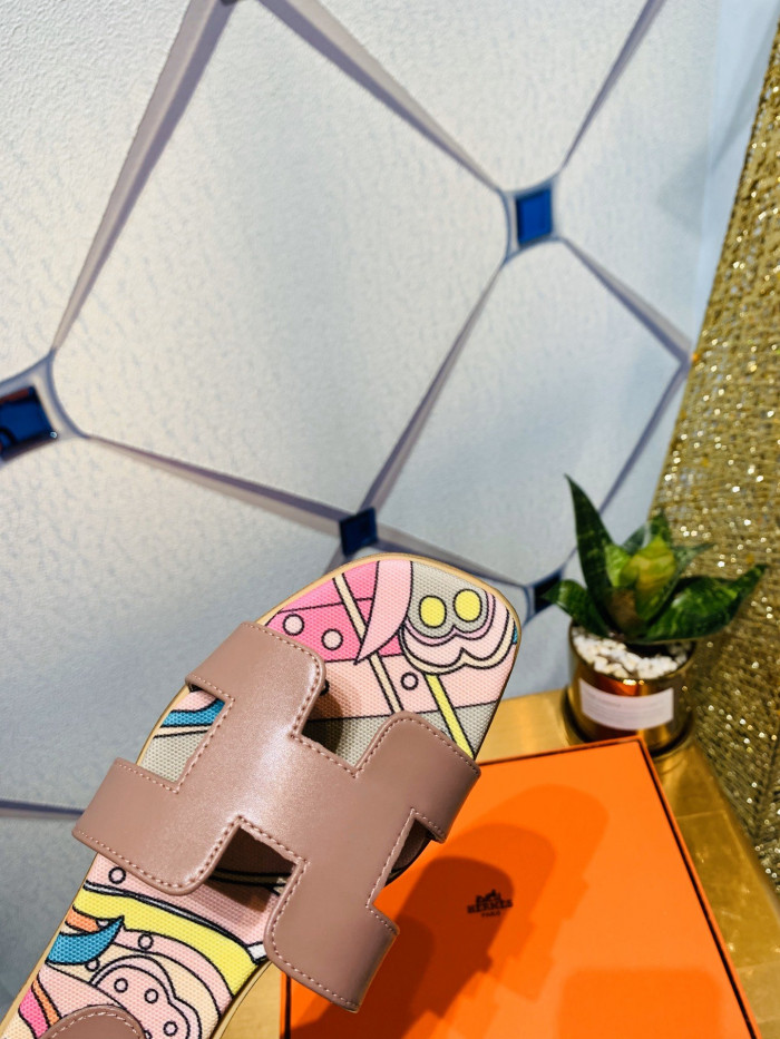 H**me5 SANDALS
