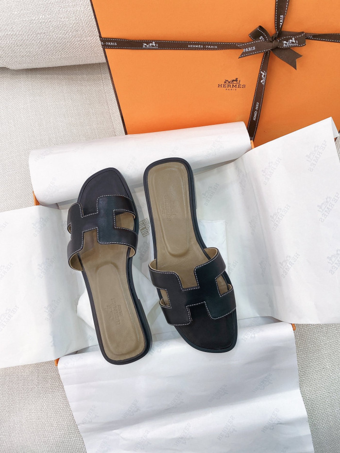 H**me5 SANDALS
