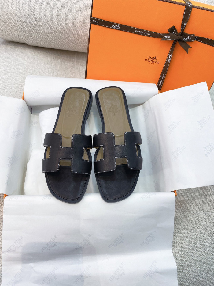 H**me5 SANDALS