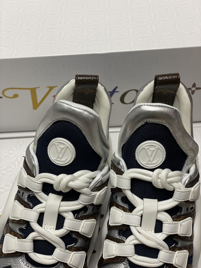 LO1_VTS ARCHLIGHT SNEAKER