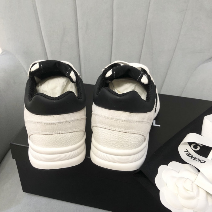 Ch**el sneaker