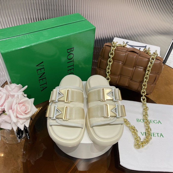 Botteg*Ven*ta Heels