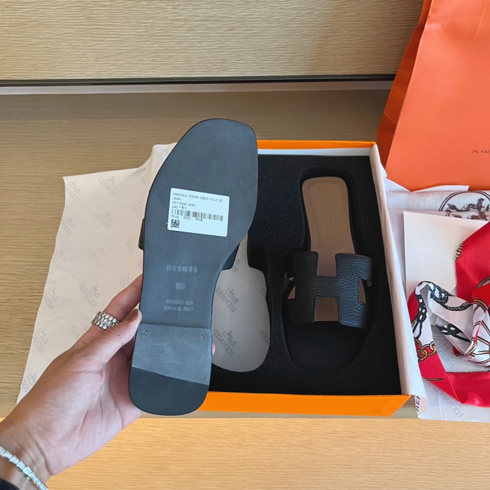 H**me5 SANDALS