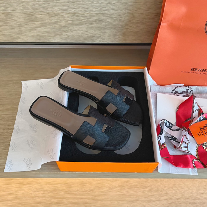 H**me5 SANDALS