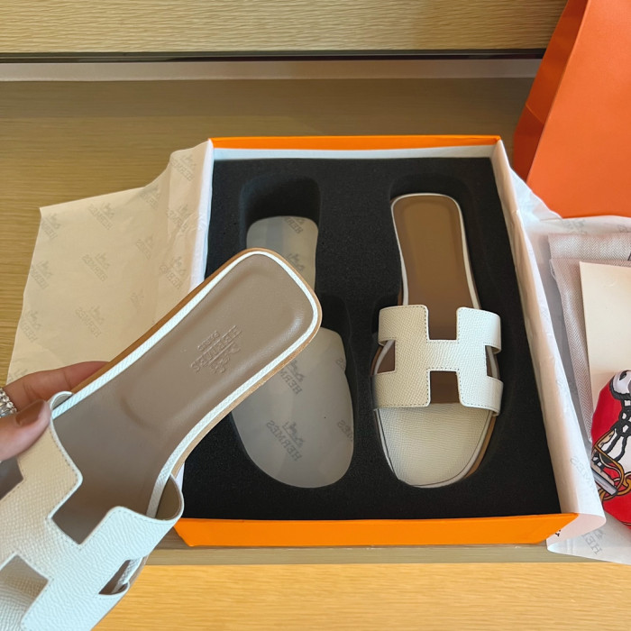 H**me5 SANDALS