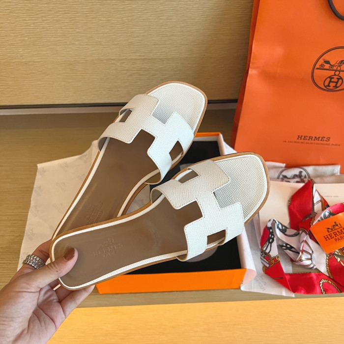H**me5 SANDALS