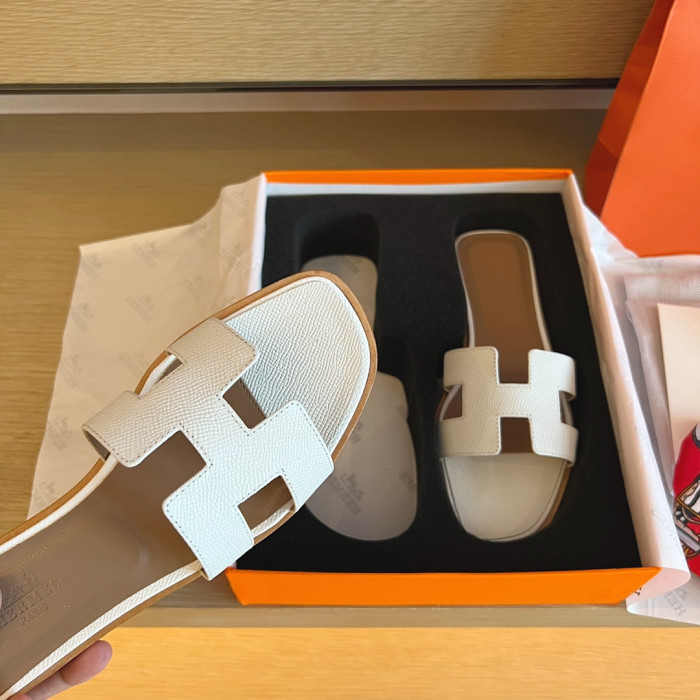 H**me5 SANDALS