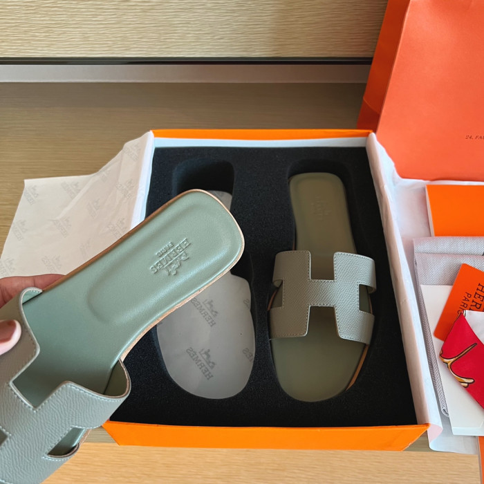 H**me5 SANDALS