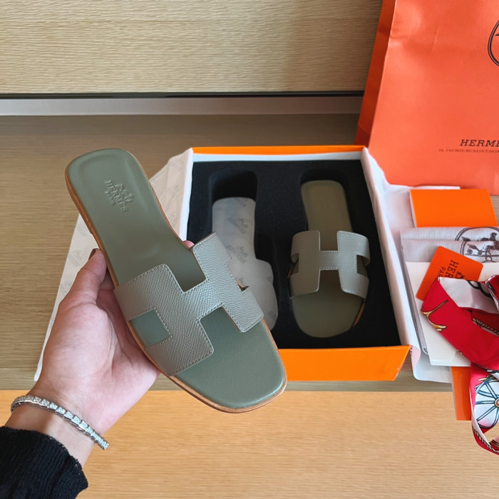 H**me5 SANDALS