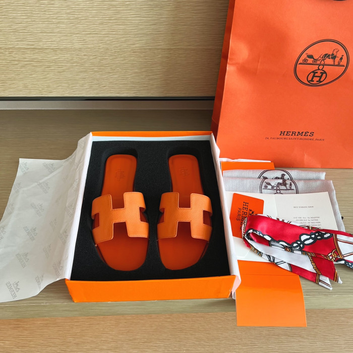 H**me5 SANDALS