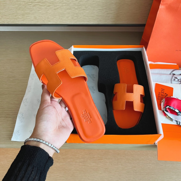 H**me5 SANDALS