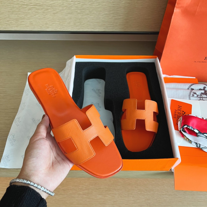 H**me5 SANDALS
