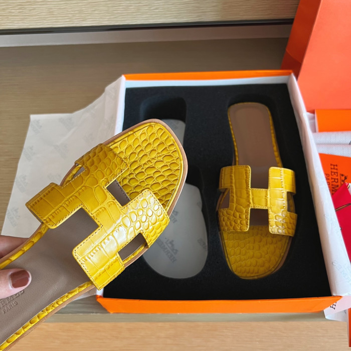 H**me5 SANDALS