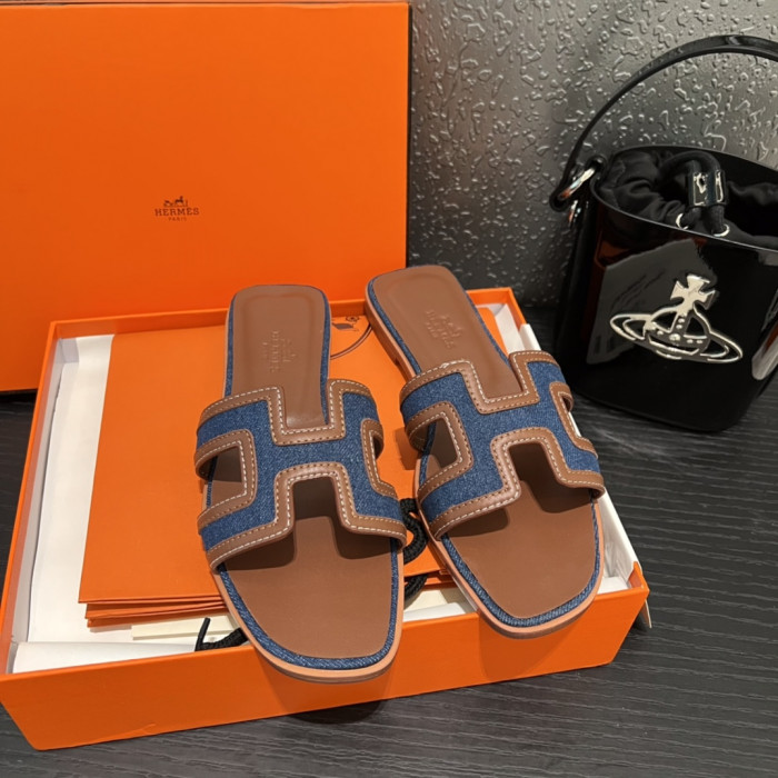 H**me5 SANDALS