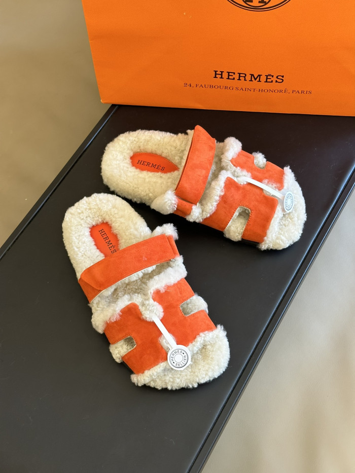 H**me5 SANDALS