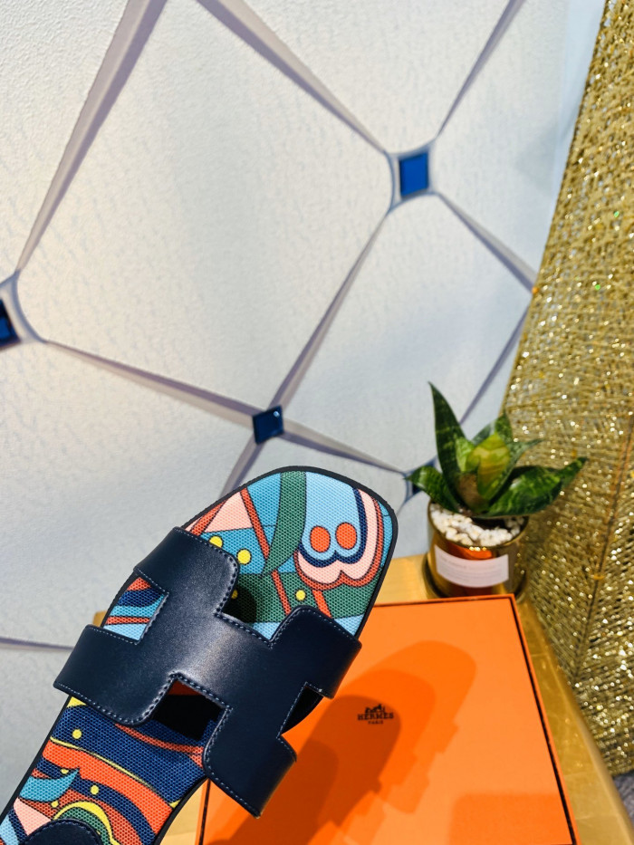 H**me5 SANDALS