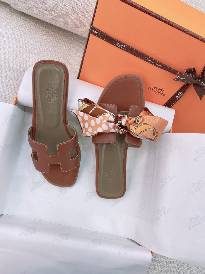 H**me5 SANDALS