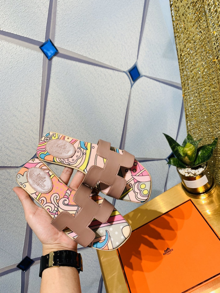 H**me5 SANDALS