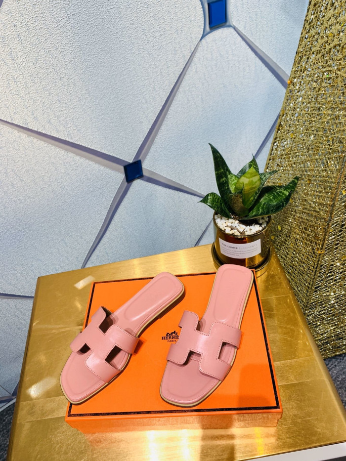 H**me5 SANDALS