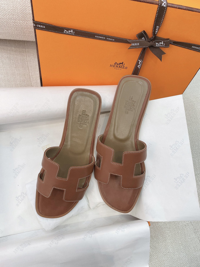 H**me5 SANDALS