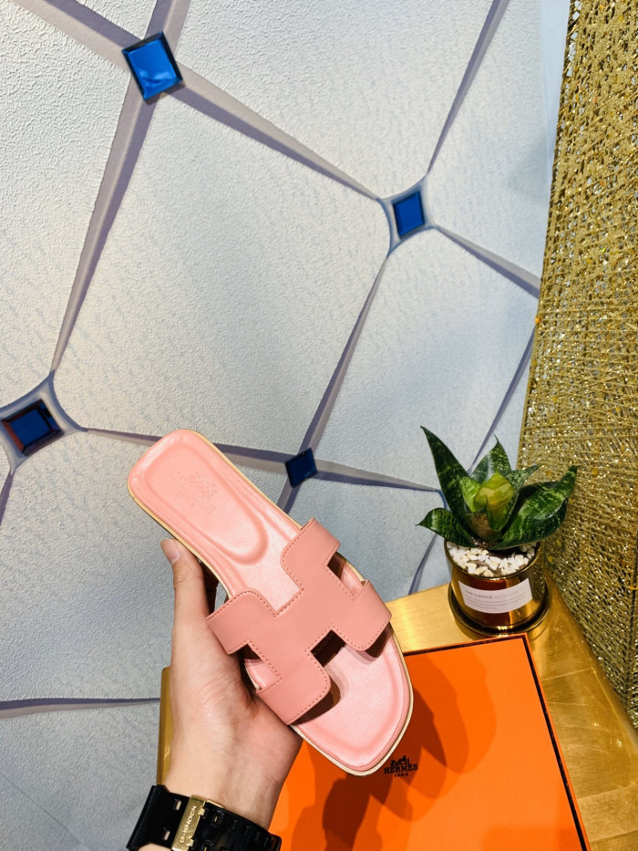 H**me5 SANDALS