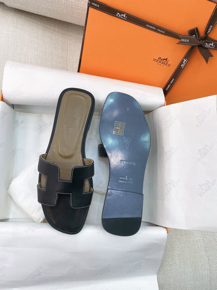 H**me5 SANDALS
