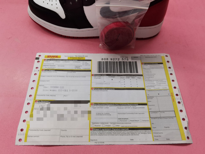 Air Jordan 1 Retro Black Toe 555088-125