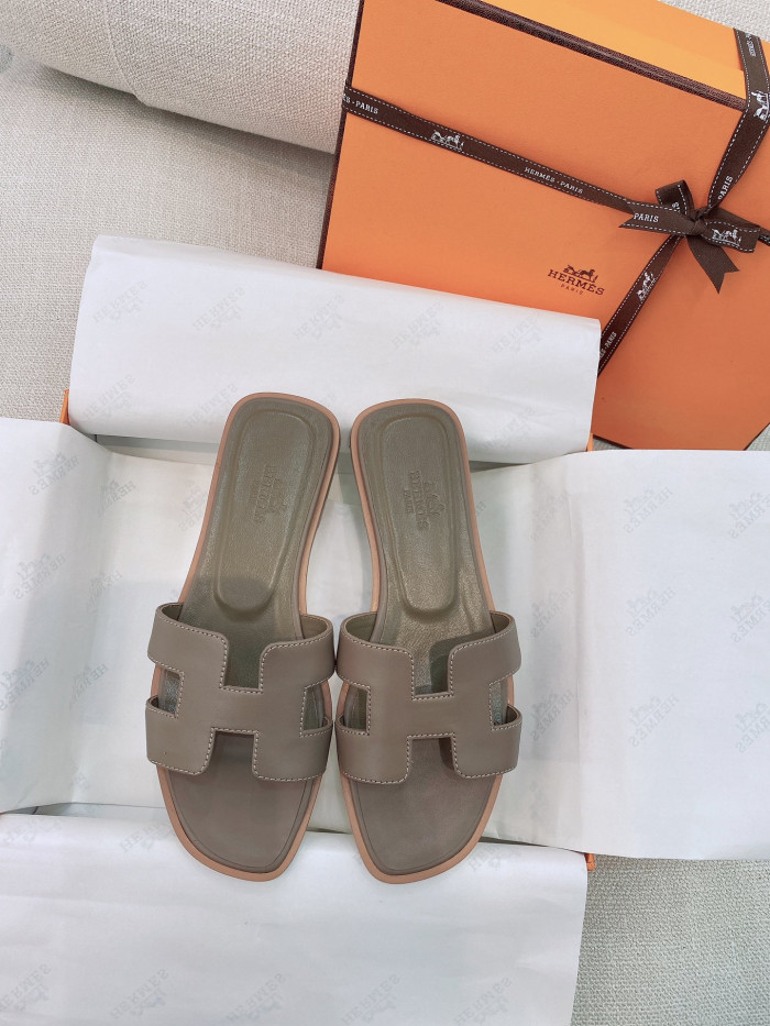 H**me5 SANDALS
