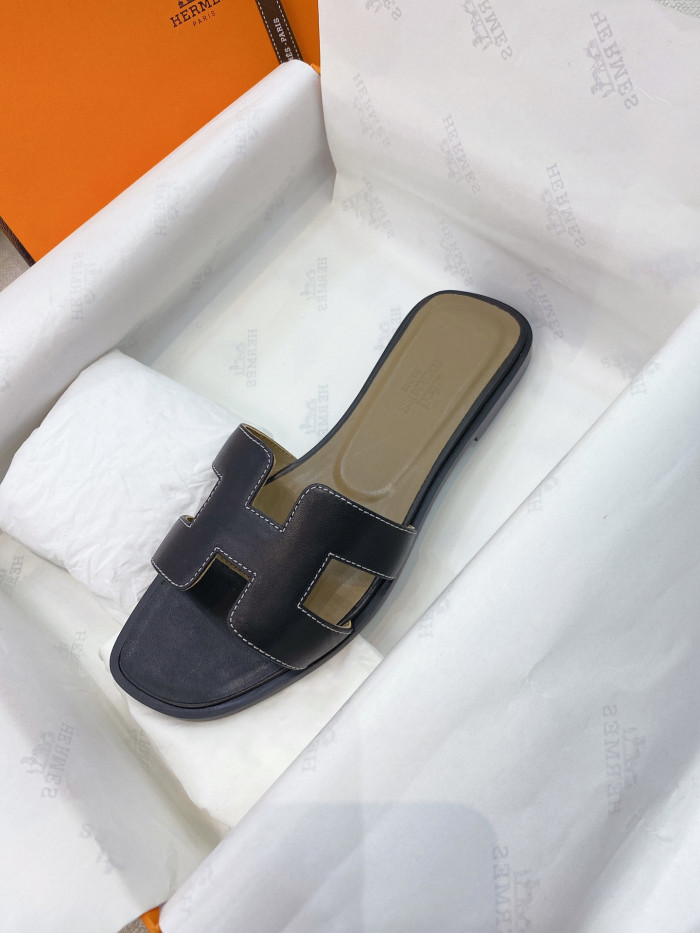 H**me5 SANDALS