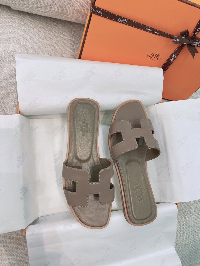 H**me5 SANDALS