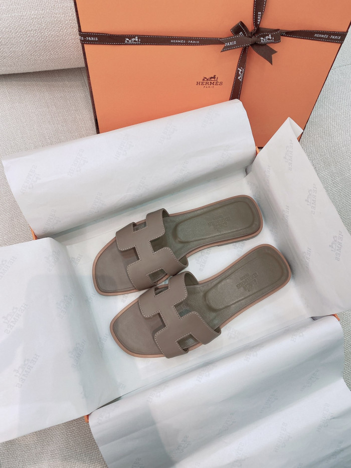 H**me5 SANDALS