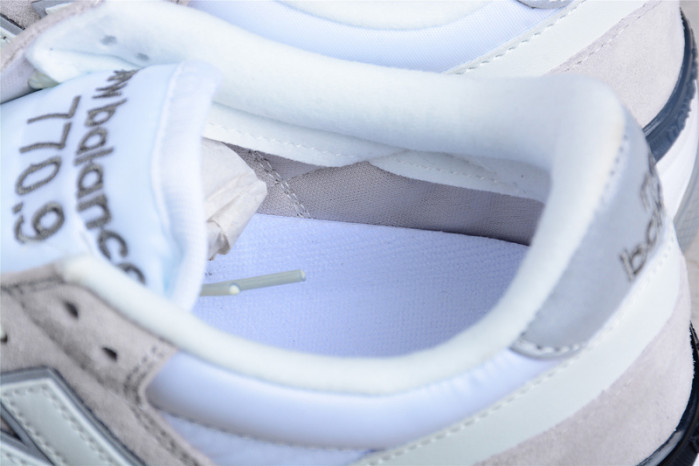 New Balance M7709CV