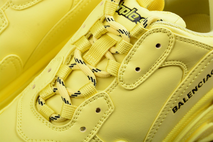 BLCG SNEAKER TRIPLE.S.