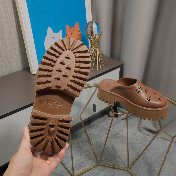 Gvc*1 SANDAL