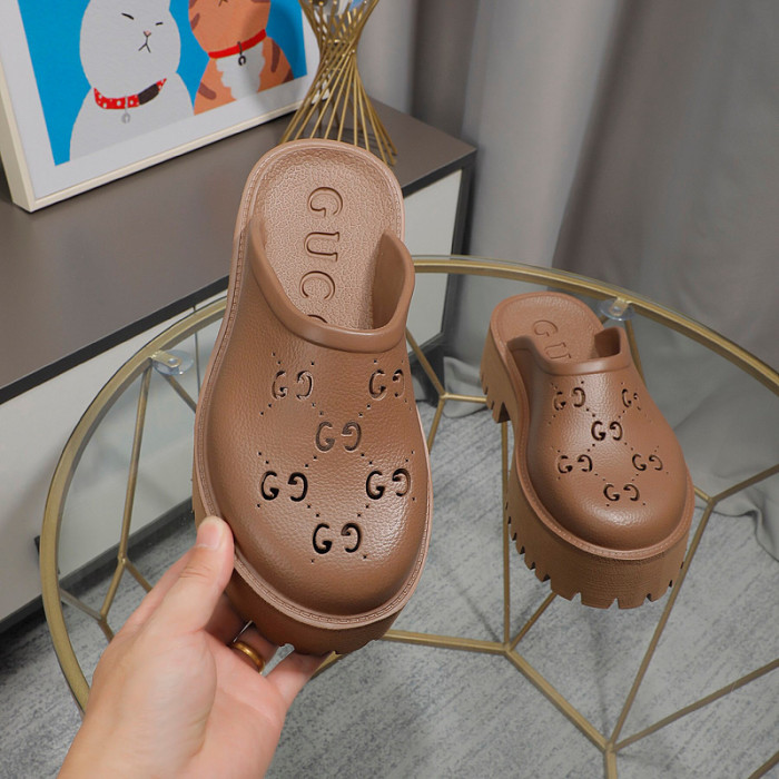 Gvc*1 SANDAL