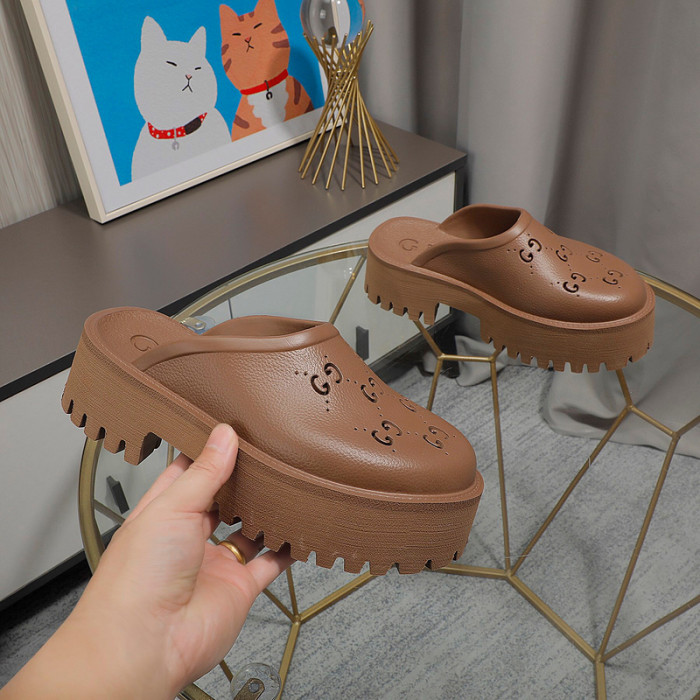 Gvc*1 SANDAL