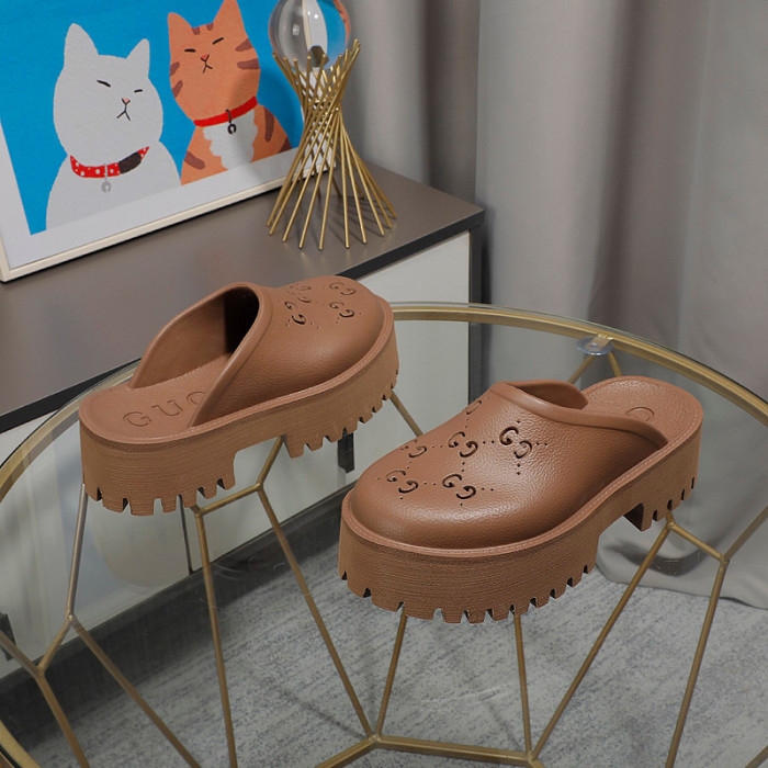 Gvc*1 SANDAL
