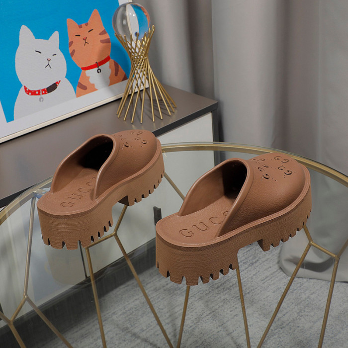 Gvc*1 SANDAL
