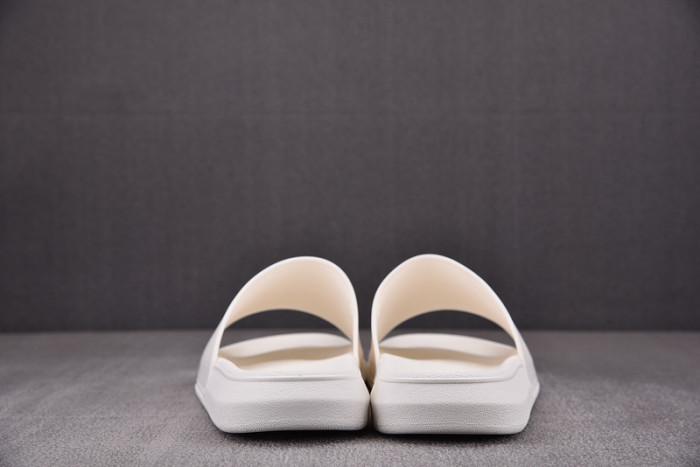 A1exa*der Mcqv*en SANDALS