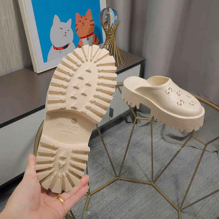 Gvc*1 SANDAL