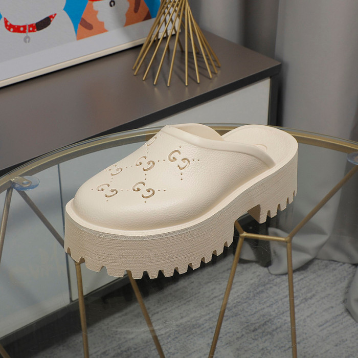 Gvc*1 SANDAL