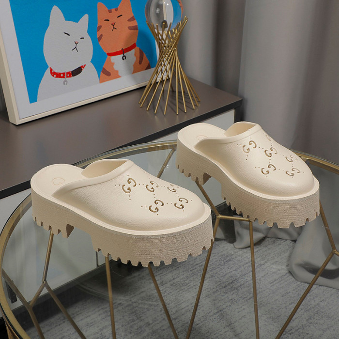 Gvc*1 SANDAL